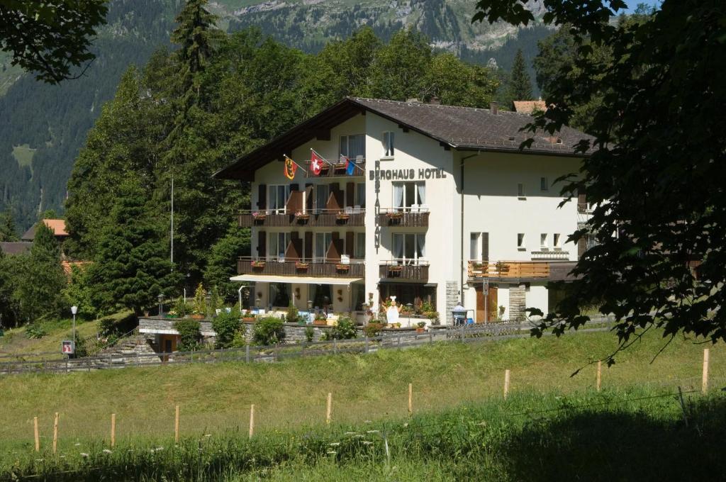 Hotel Berghaus Венген Экстерьер фото